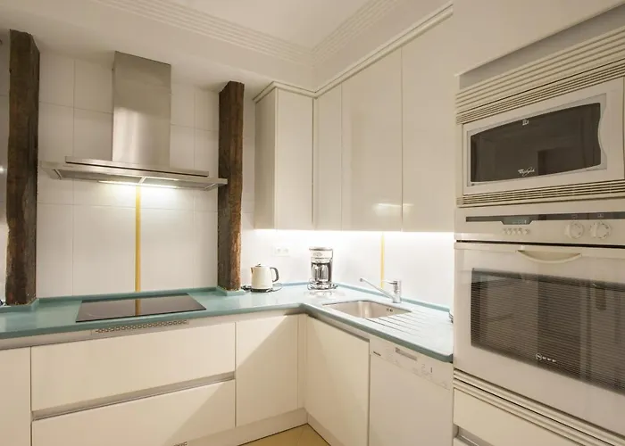 Bare By Oldtown Ss Apartment *