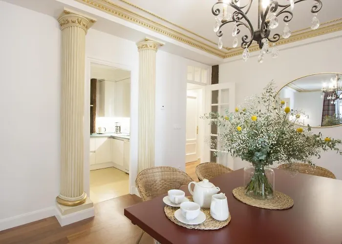 Bare By Oldtown Ss 圣塞瓦斯蒂安